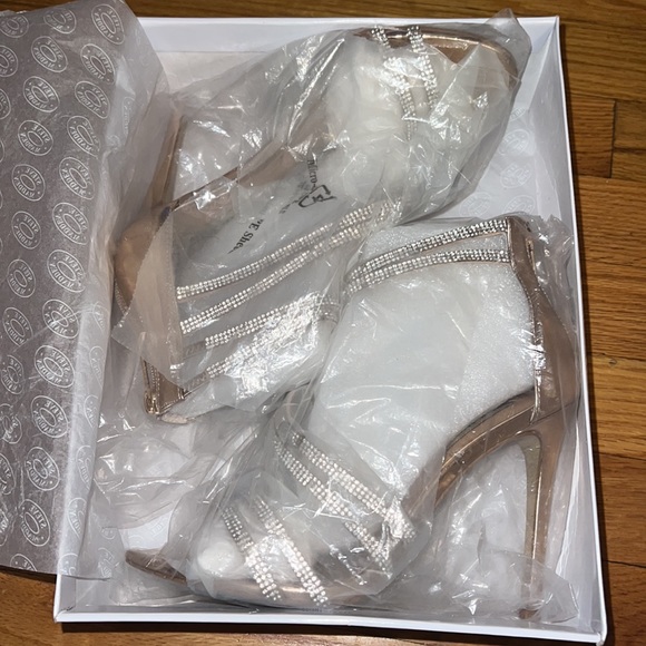 Steve Madden Rose Gold Heels - Picture 14 of 14